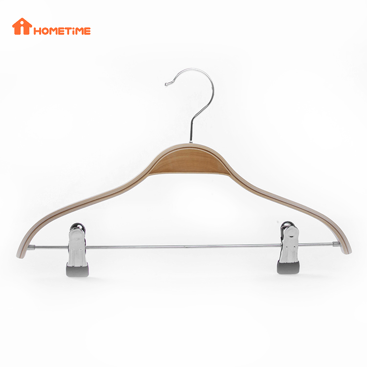 Salvum Space Natural Wooden Laminated Clothes Hanger With Clips (1)